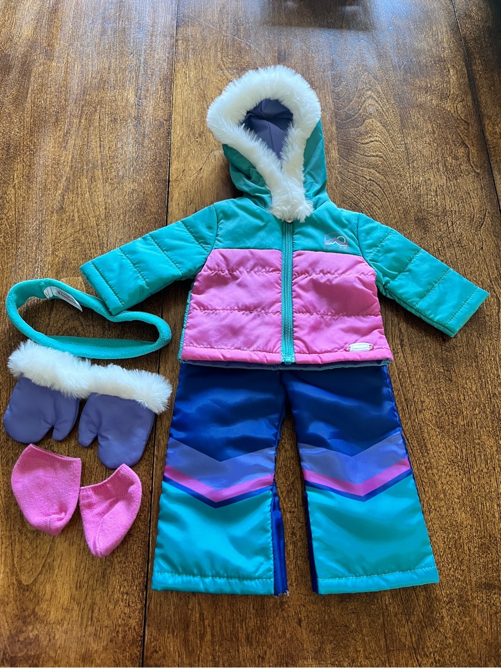 American Girl Corinne’s Ski Outfit – Complete – Retired